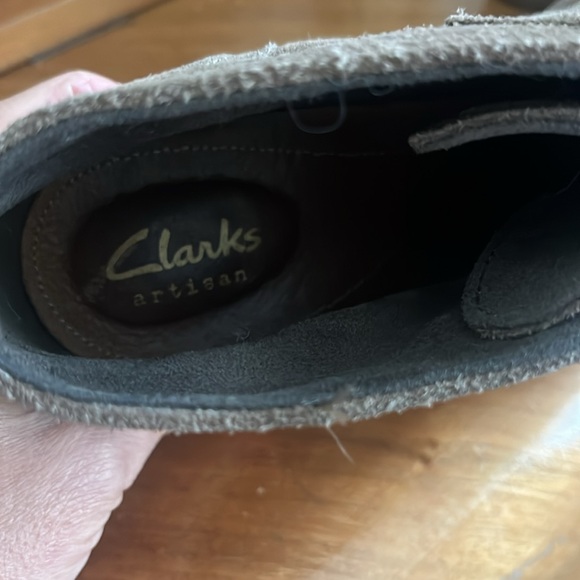 Women’s size 7 Clarks heeled booties. - Picture 5 of 5